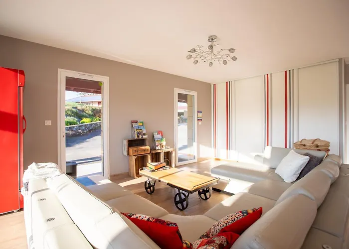 - Joubarbe Bed & Breakfast 2*