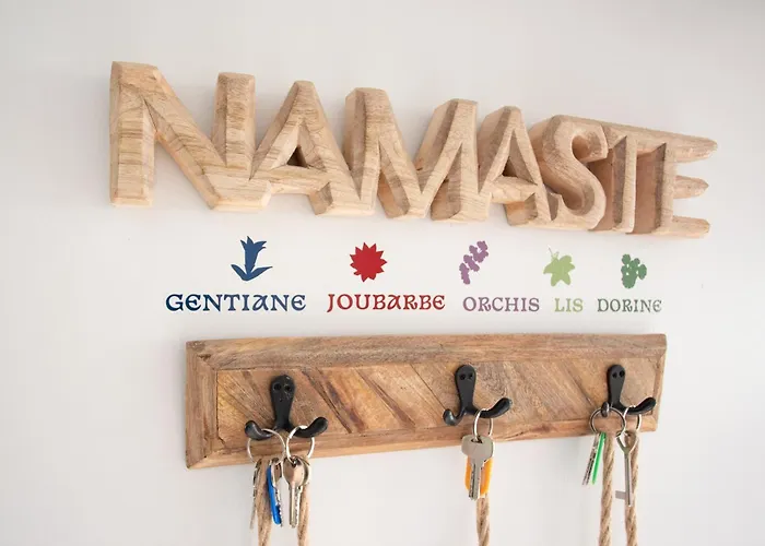 - Joubarbe Bed & Breakfast 2*